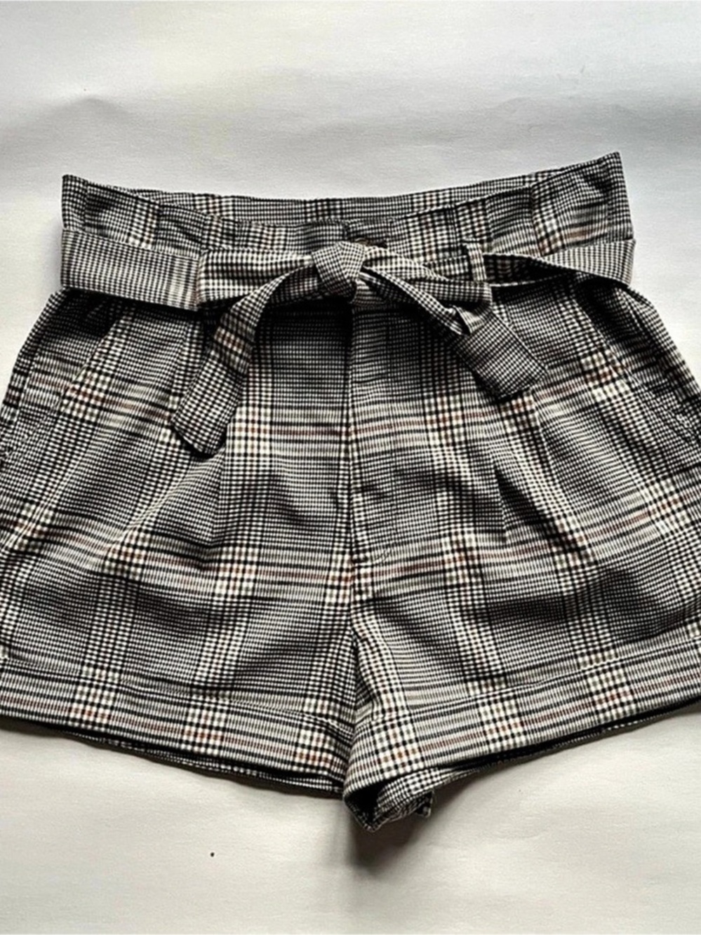 Abercrombie & Fitch Houndstooth High Waist Shorts in Gray & White Like New